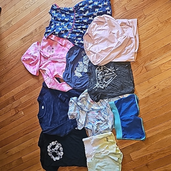 Saks Fifth Avenue Other - HUGE LOT OF Girl's clothes GAP Justice Saks 10 items Sz 7
